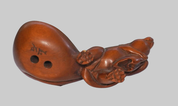 Netsuke Hand Carved Wood Figurine Mouse with Baby on Bag Japan Signed