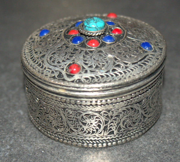 Vintage Small Round Trinket Snuff Pill Box Metal Filigree Stones Inlaid Lid