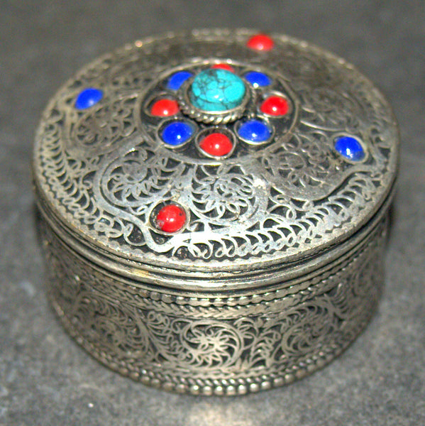 Vintage Small Round Trinket Snuff Pill Box Metal Filigree Stones Inlaid Lid